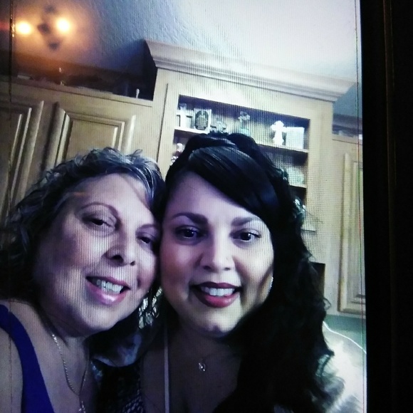 Meet your Posher,Doreen&ONE POSH PLACE BOUTIQUE🌹 - Picture 3 of 8